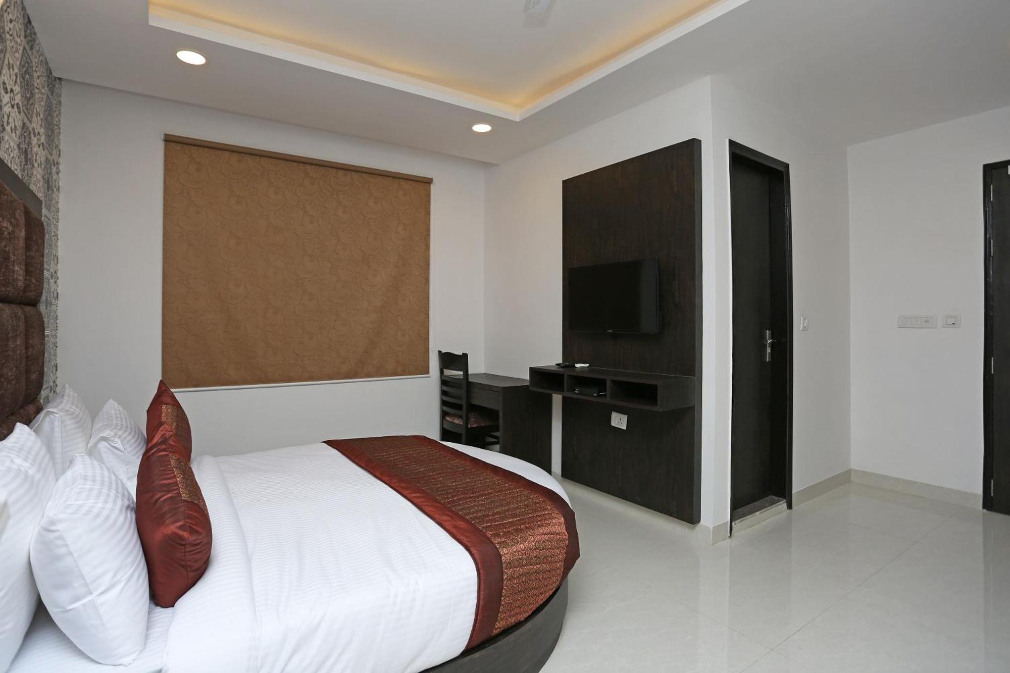 Hotel O M Suites Nové Dillí Exteriér fotografie