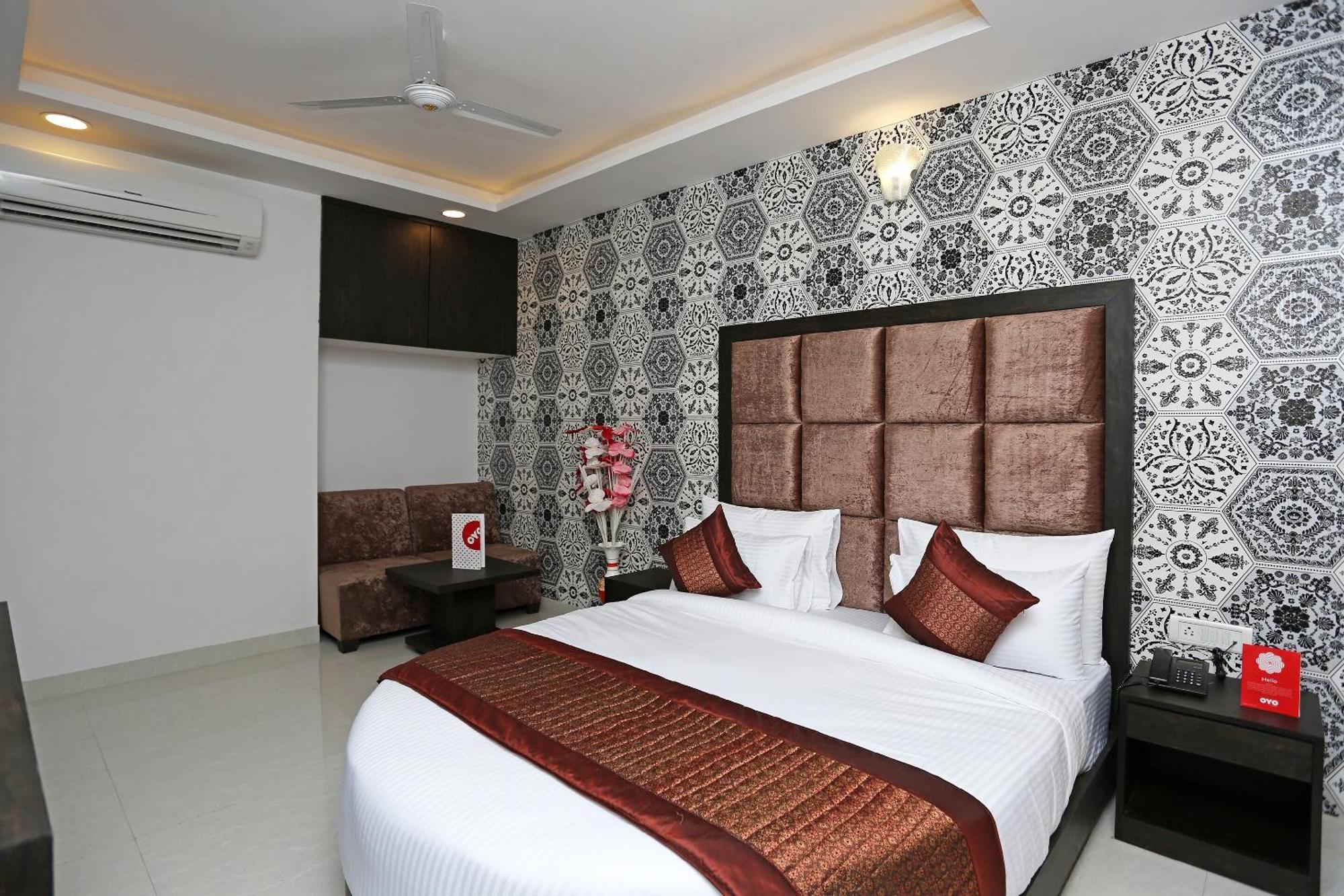 Hotel O M Suites Nové Dillí Exteriér fotografie